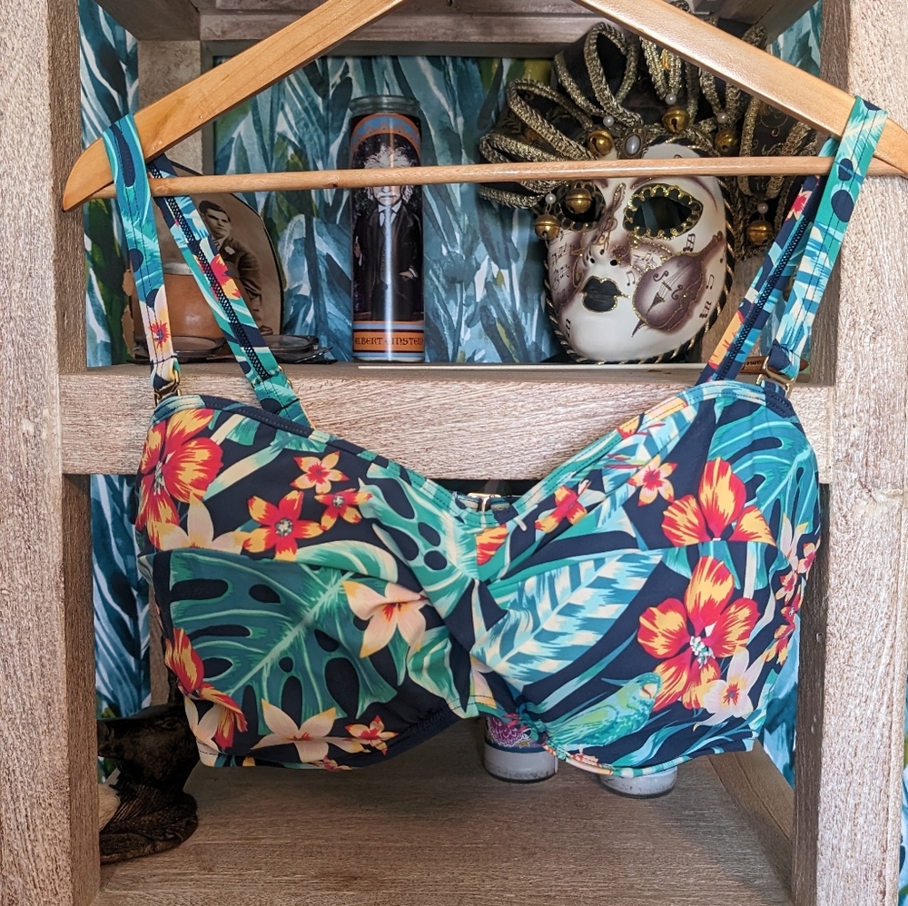 Sunsets bathing suit top